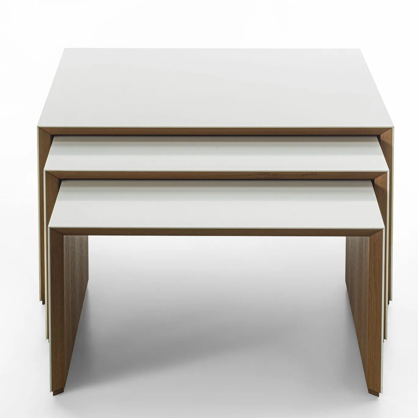 Set di 3 Tavolini a Incastro Trio in Teak Bianco