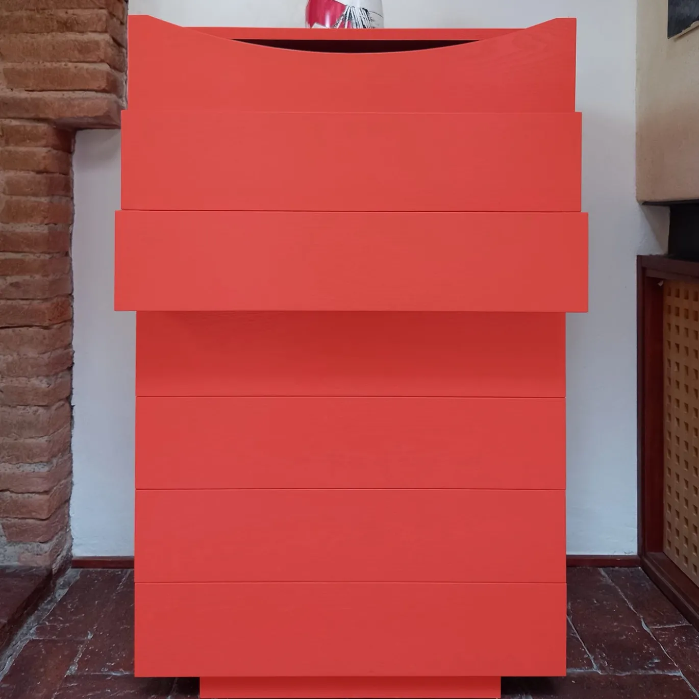 Settimino Rosso in legno di frassino verniciato