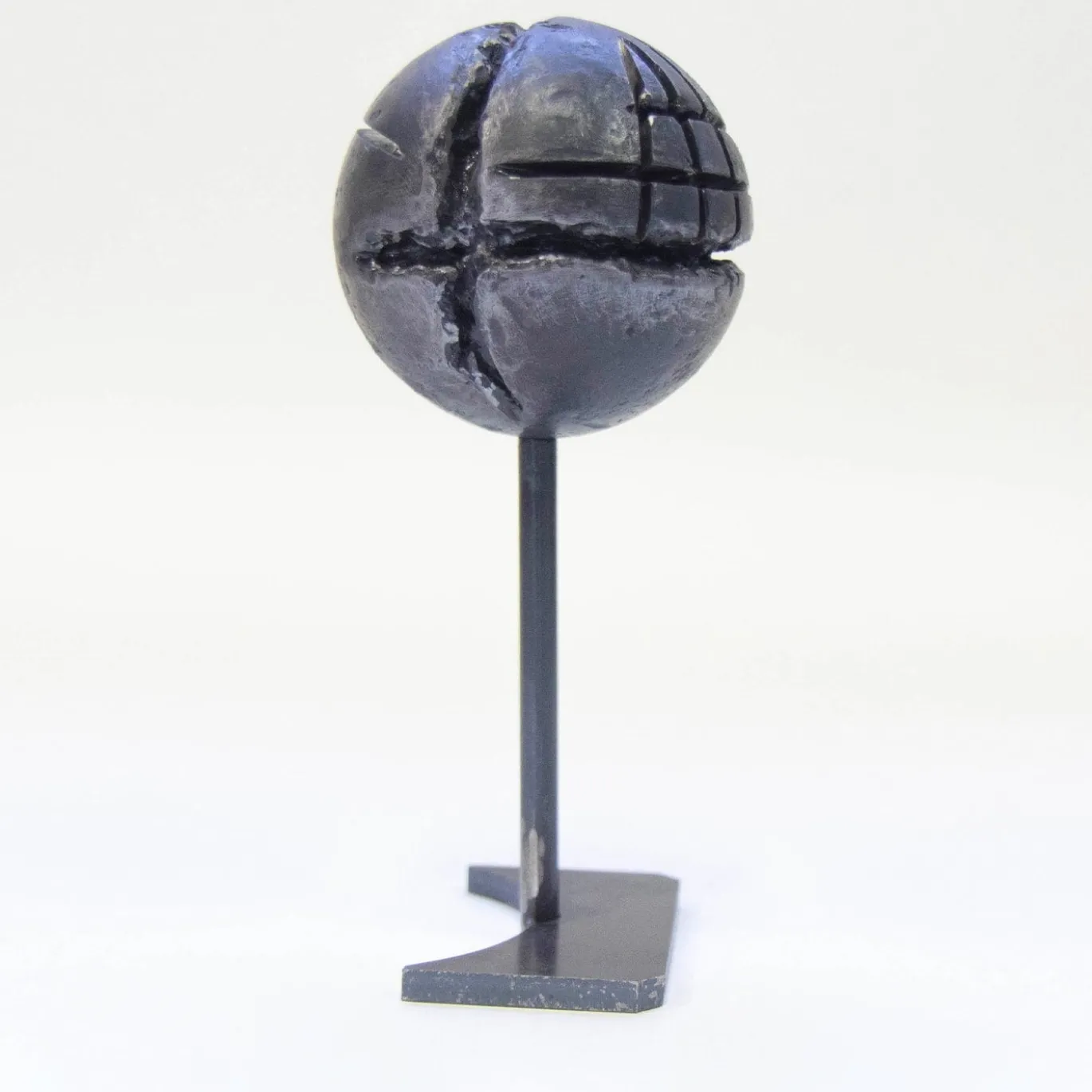 Sfera Incisa N. 14 Scultura di Lorenzo Quadalti