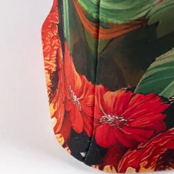 Sgabello Alice in velluto floreale di Clementine Chambon