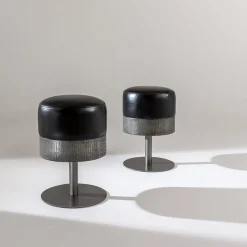 Sgabello girevole Amelie in pelle nera