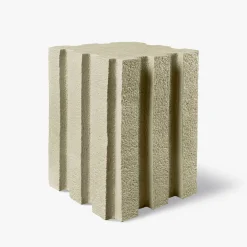 Sgabello in ceramica beige Merlate di Patricia Urquiola