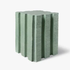 Sgabello in ceramica verde Merlate di Patricia Urquiola