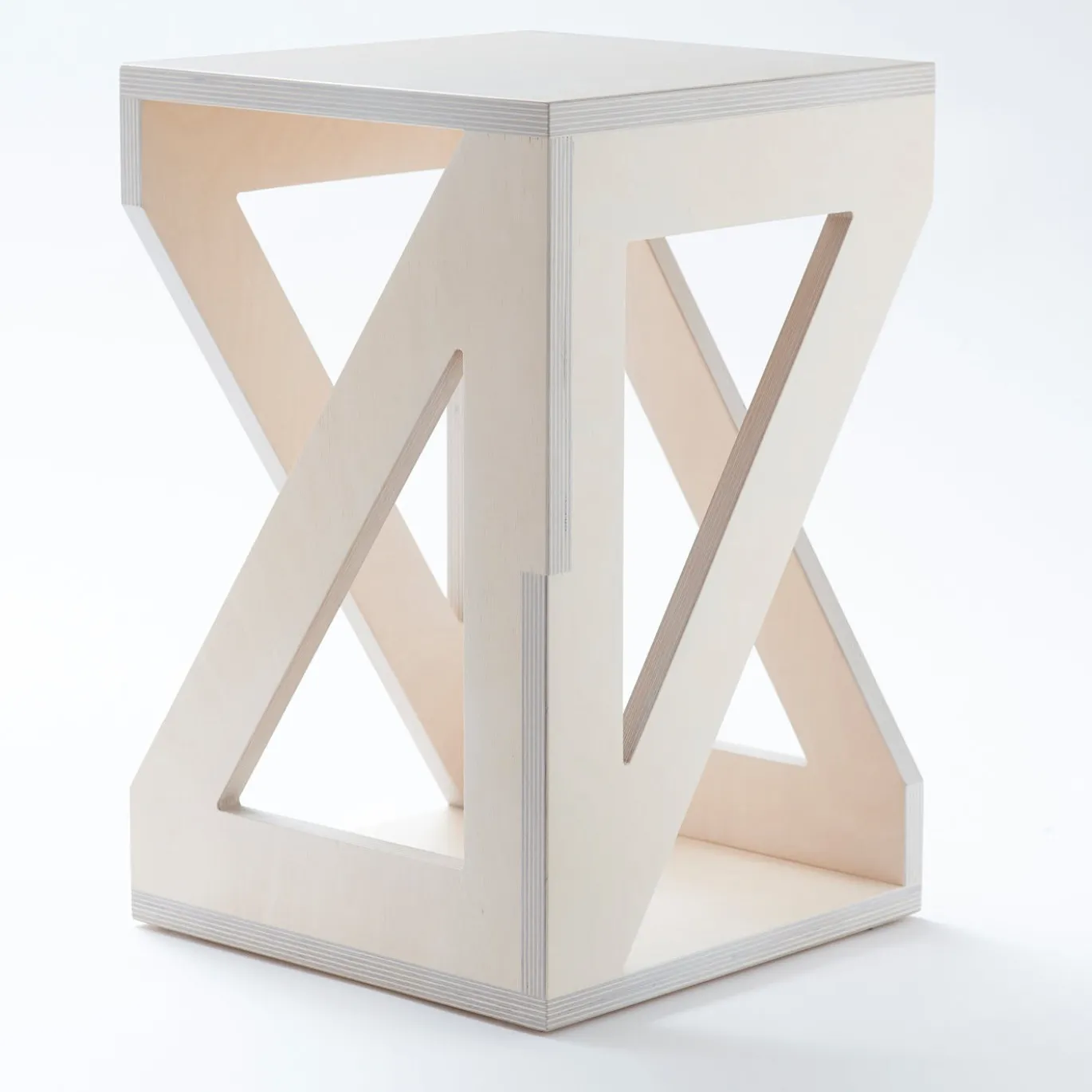 Sgabello Pitagora White di Antonio Saporito