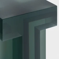 Sgabello Plus in resina verde