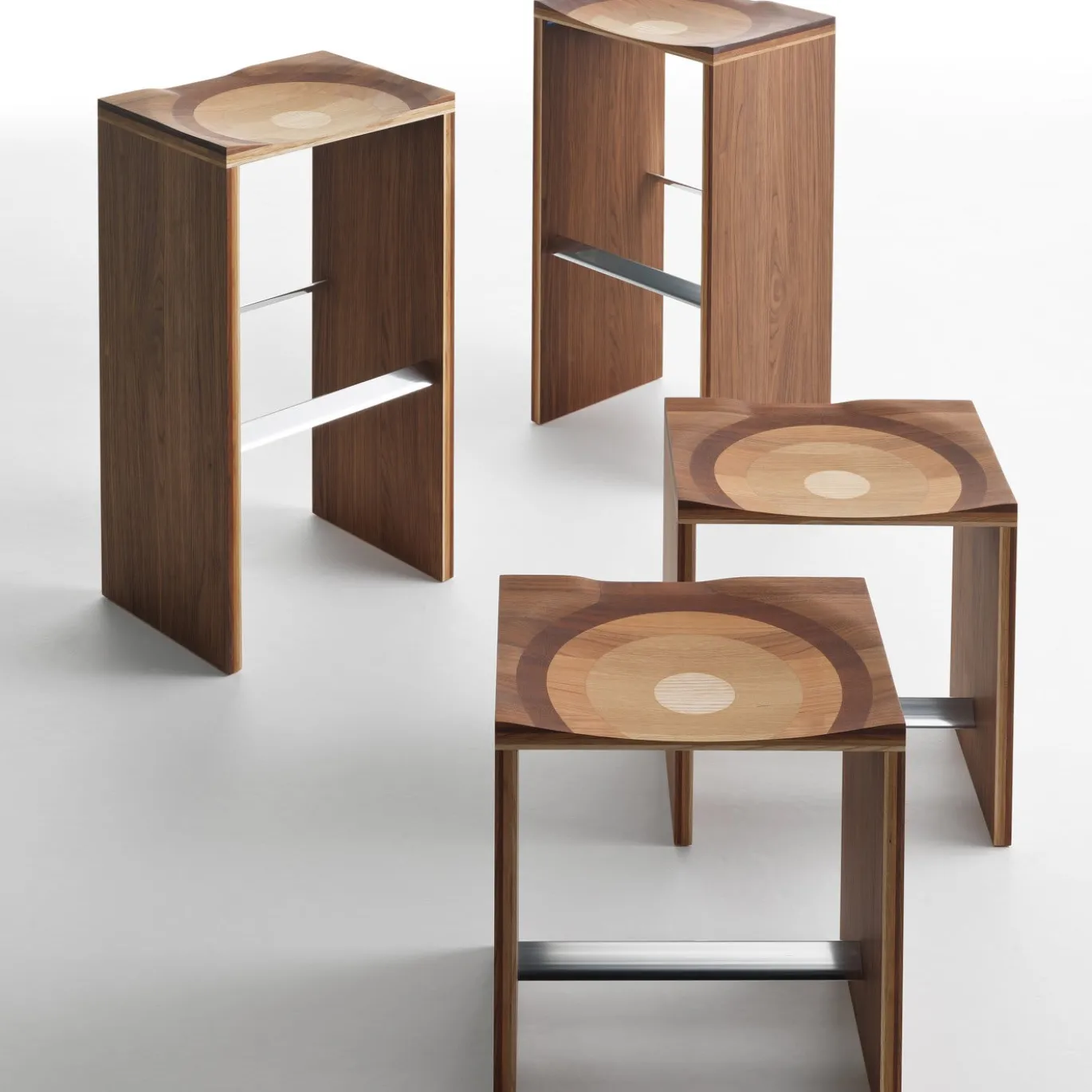 Sgabello Ripples Small di Toyo Ito