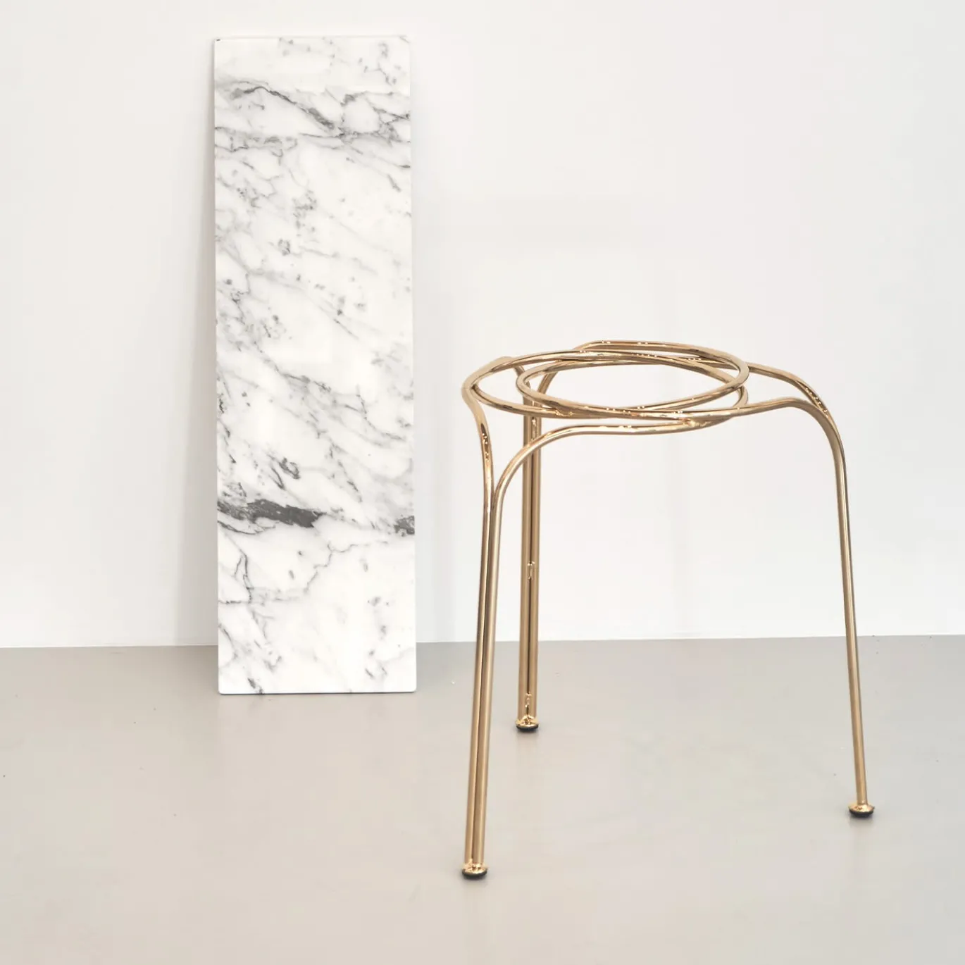 SGABELLO SCULTOREO FLOW IN ORO
