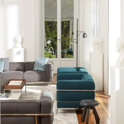 Sgabello Tabouret M�ribel in Rovere Nero di Charlotte Perriand