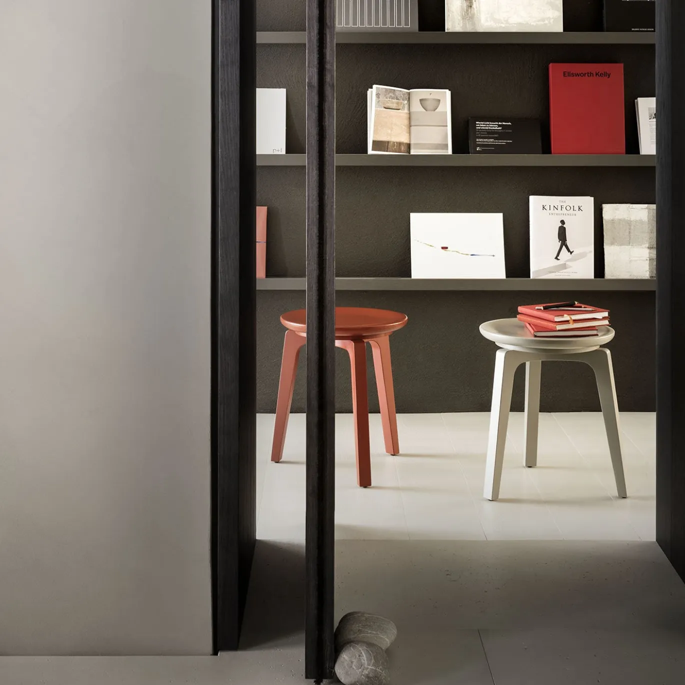 Sgabello Tod Basso Rosso in Rovere