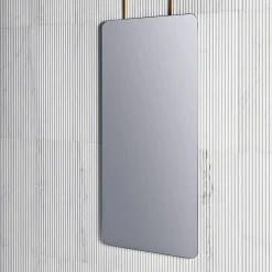 Specchio Oscar con cornice in ottone