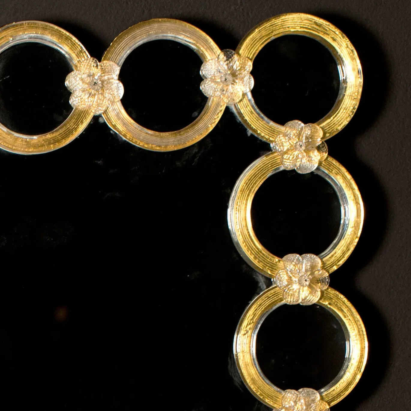 Specchio Venetian Rings in Vetro di Murano Dorato