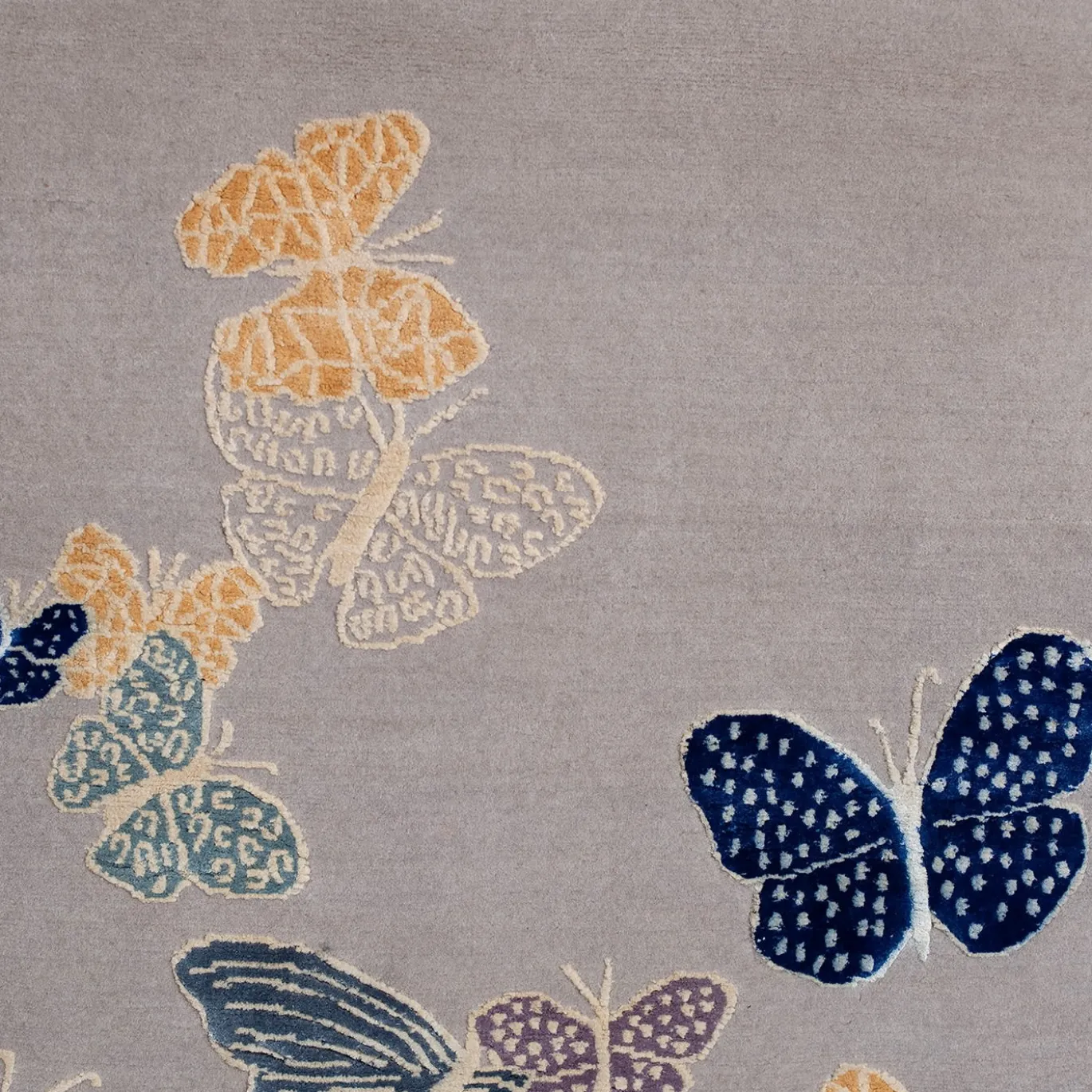 Spirit in The Sky Butterfly Beige Tappeto in lana e seta fatto a mano