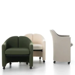 S142 Poltrona alta beige con rotelle di Eugenio Gerli