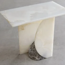 SST026 Tavolino scultoreo in marmo onice