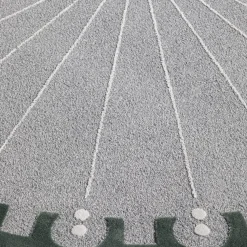 Tappeto CoDeco rotondo in lana e tencel grigio e verde di Marcante-Testa #1