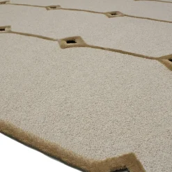 Tappeto Cut Out Beige in lana della Nuova Zelanda e tencel di Marcante-Testa
