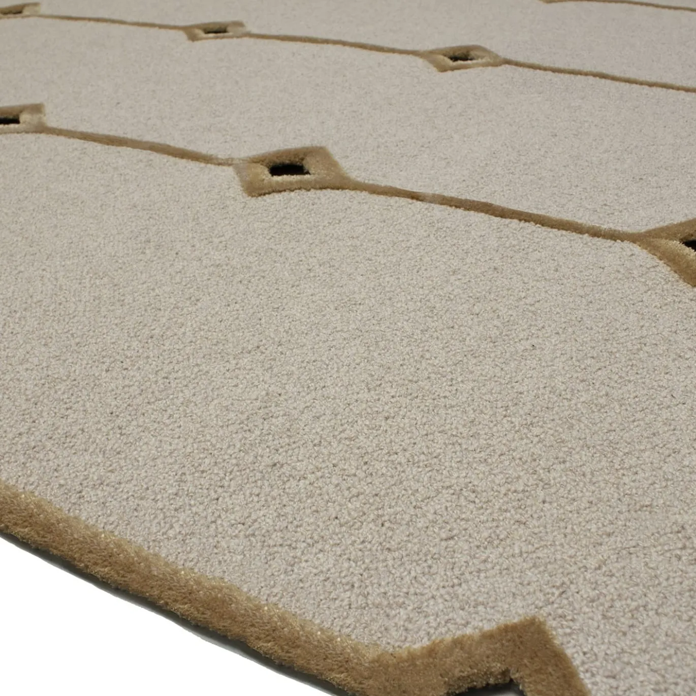 Tappeto Cut Out Beige in lana della Nuova Zelanda e tencel di Marcante-Testa