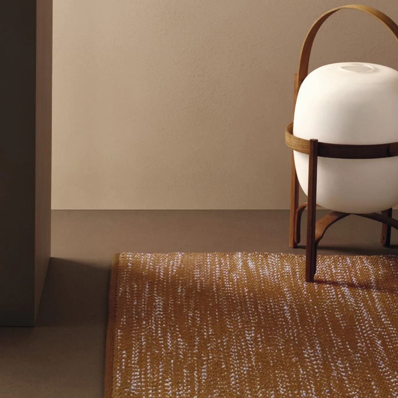 Tappeto in Alpaca, Lino e Seta marrone di Ignacia Murtagh