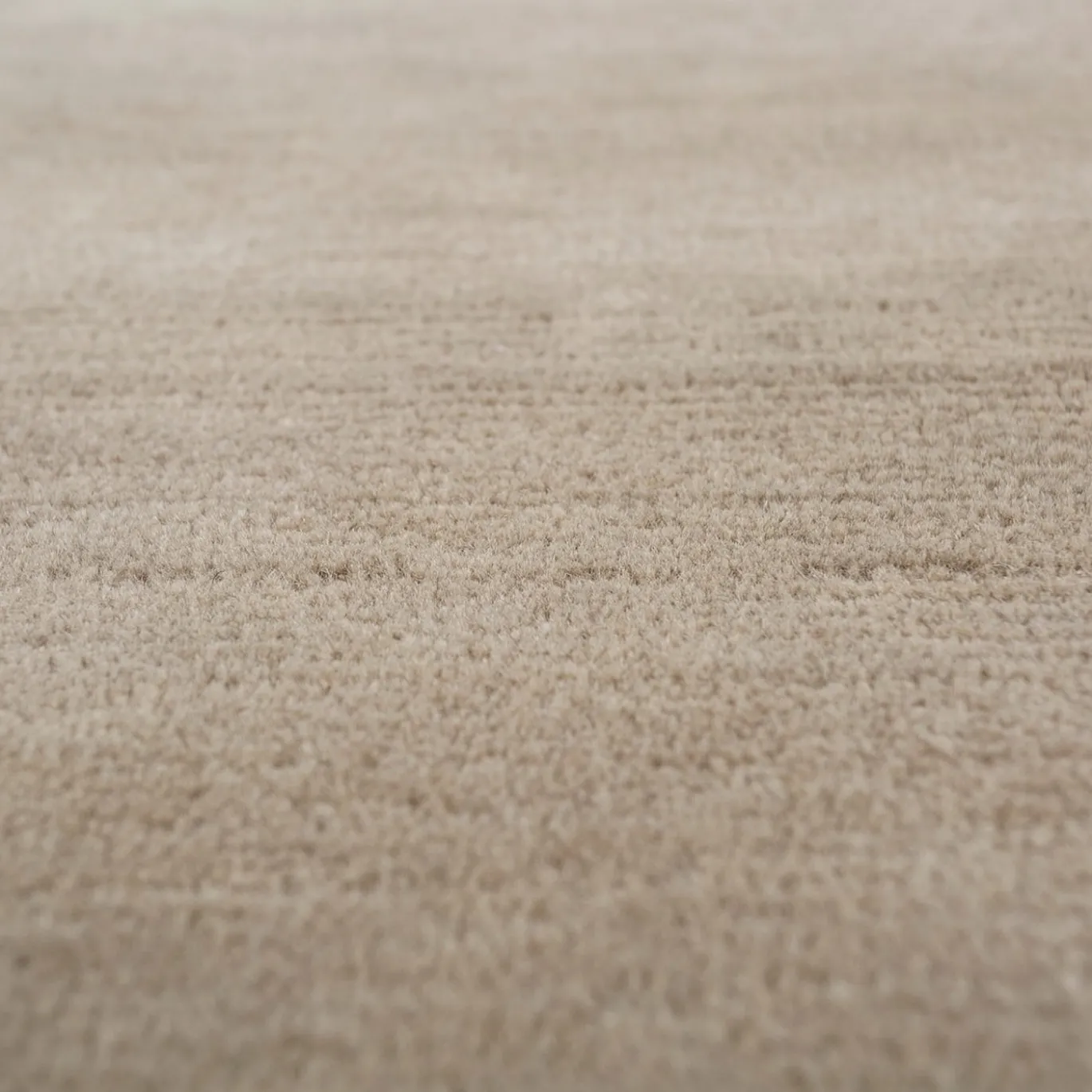 Tappeto in lana caviar beige morbido