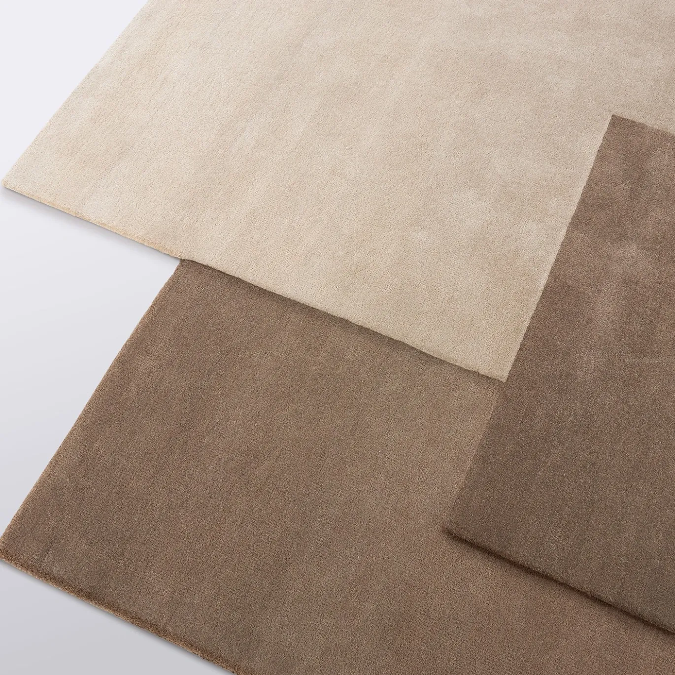 Tappeto in lana taupe Halo Aurora