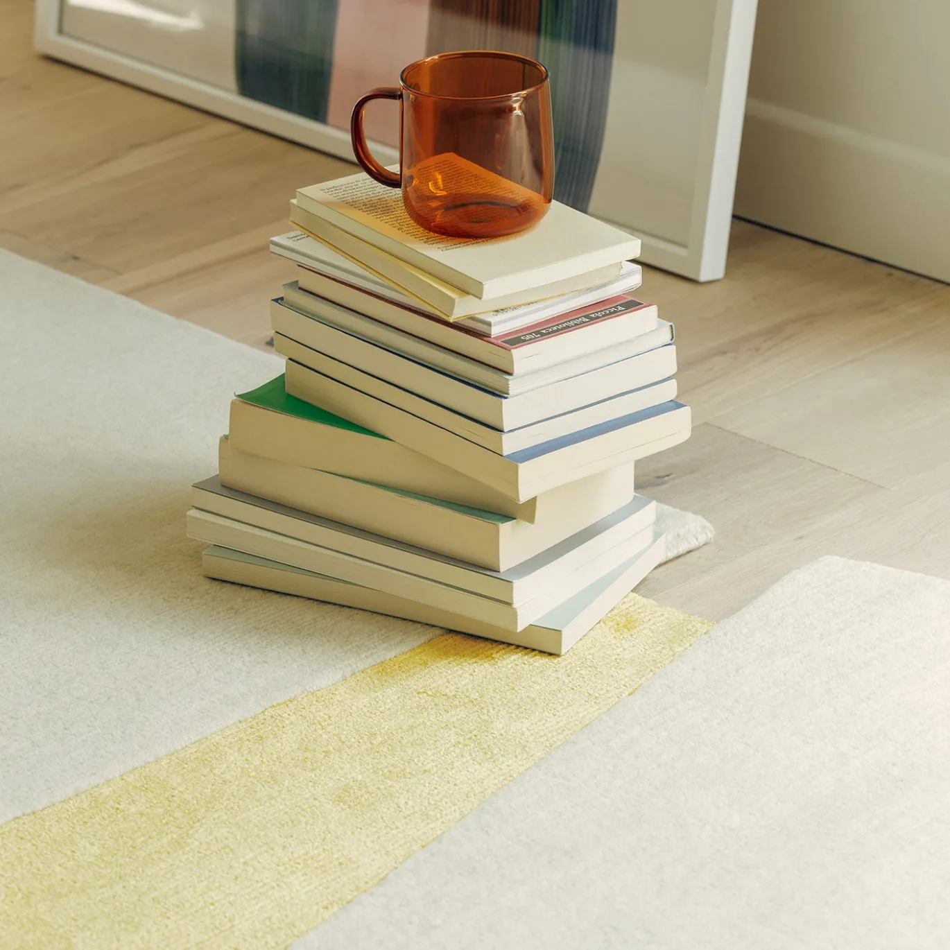 Tappeto Lettera Aperta Beige e Giallo Annodato a Mano