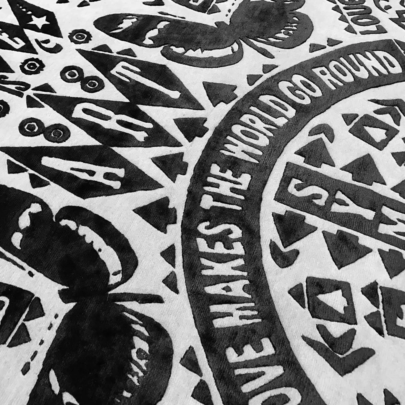 Tappeto Life Is Art di Lorenzo Petrantoni