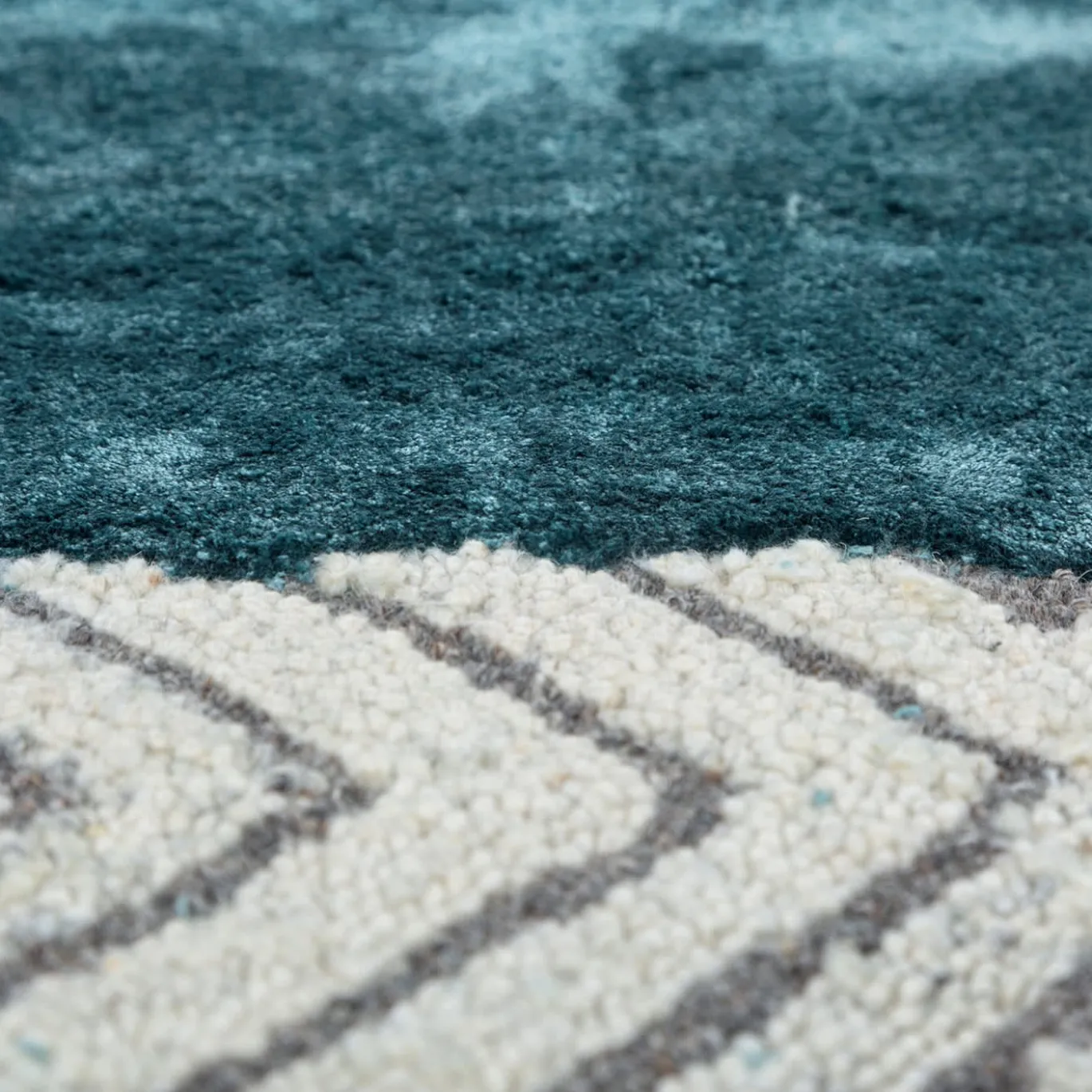 Tappeto Moonlit Ripples Snow White & Capri trapuntato a mano