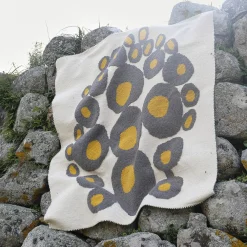 Tappeto Nuraghe 1 rettangolare policromo di Carlo Sanna