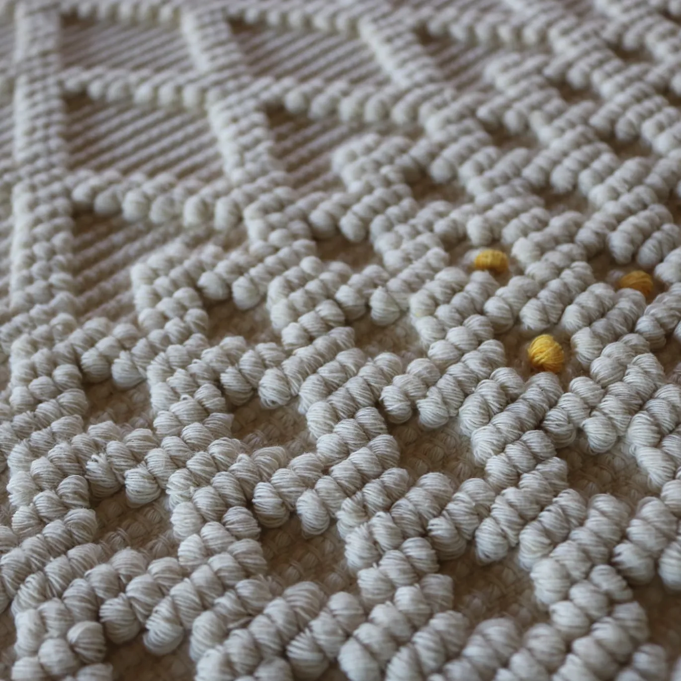 Tappeto Rombi Crescenti rettangolare ecrù e giallo