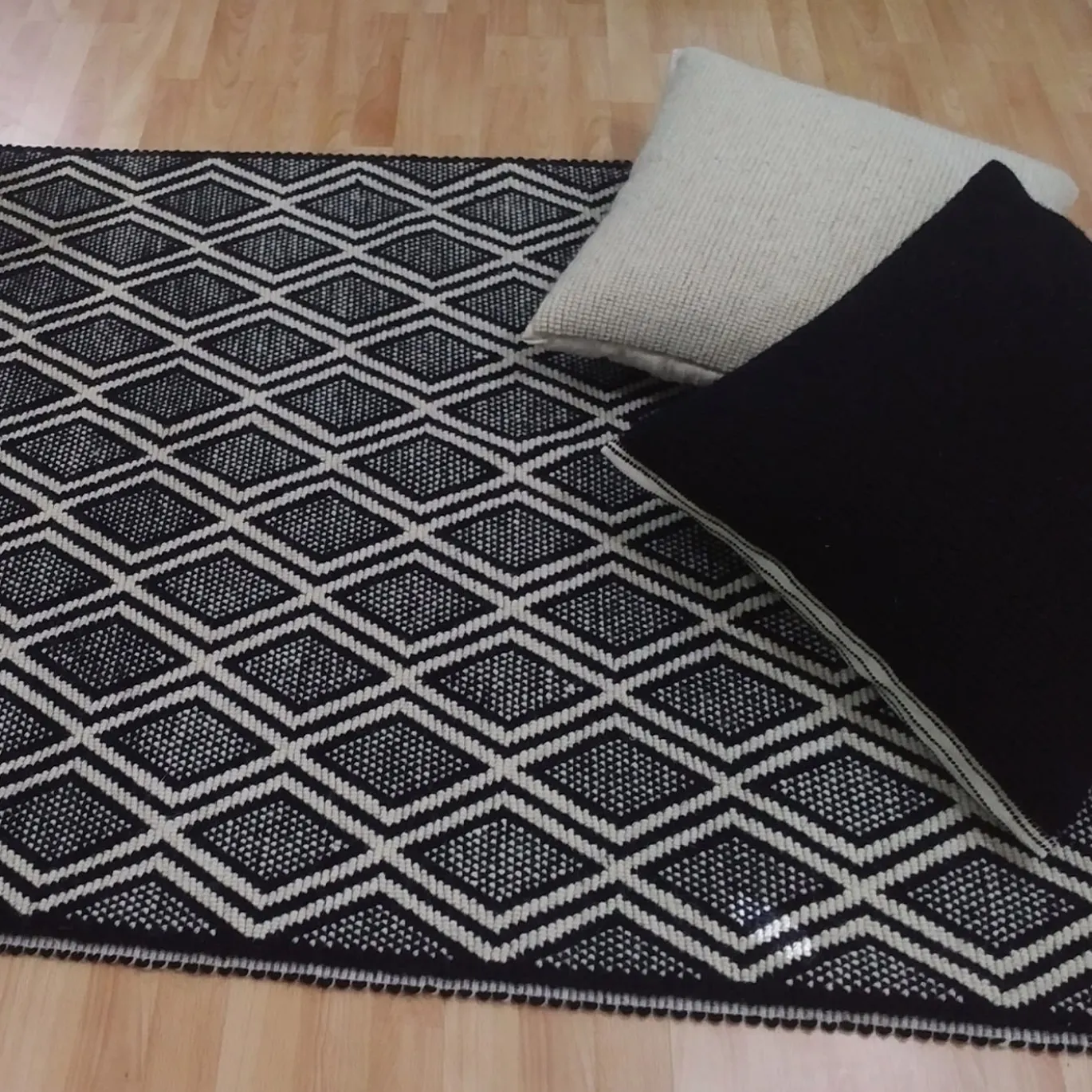 Tappeto Rombi rettangolare bianco e nero