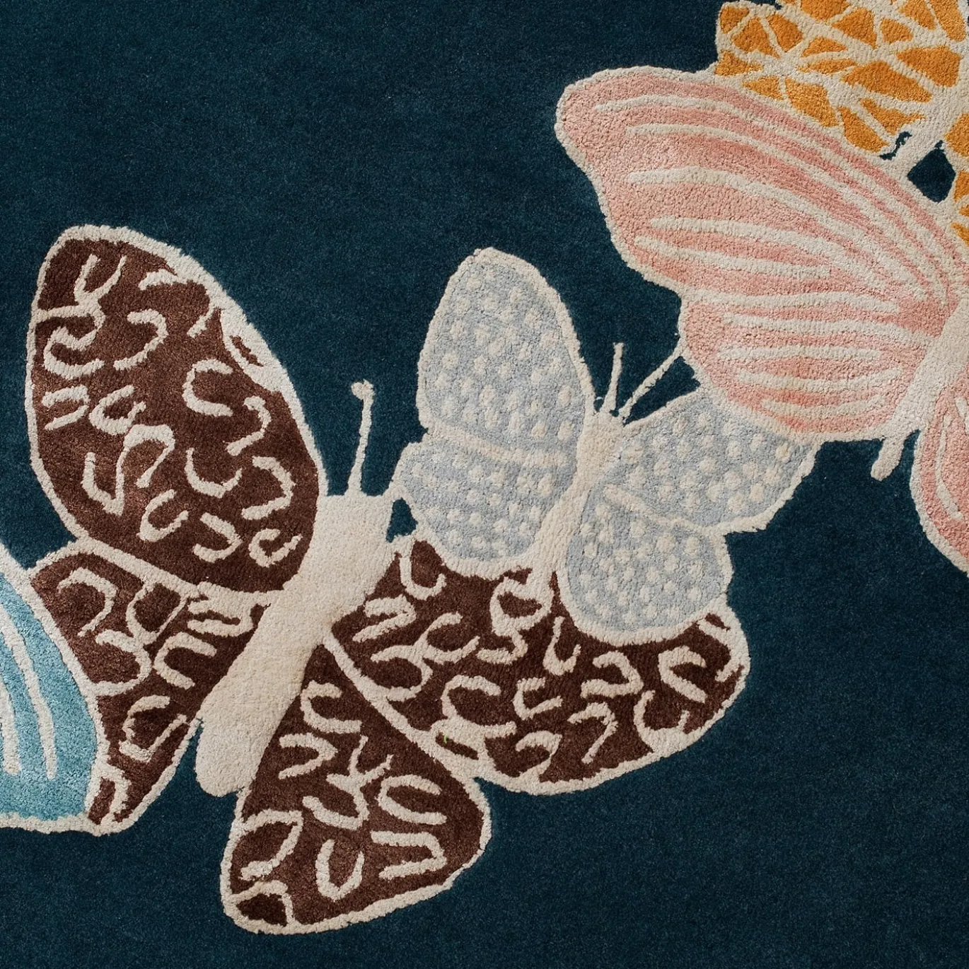 Tappeto rotondo in lana e seta fatto a mano Spirit In The Night Sky Butterfly Blue