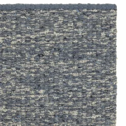 Tappeto Rubia in seta Tussah marezzata blu di Ignacia Murtagh