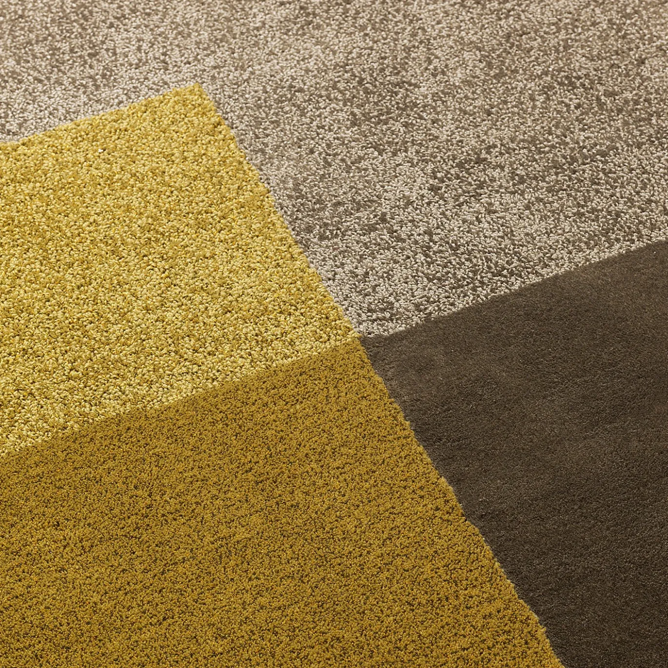 Tappeto Selce #1 Marcasite Yellow di Studio Salaris