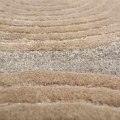 Tappeto Subtle Grooves Soft Beige & Natural Gray trapuntato a mano