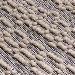Tappeto Tipografico grigio chiaro di Stefano Asili