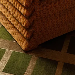 Tappeto Treillage in Agave Verde Smeraldo e Acciaio Inossidabile di Léa Zéroil