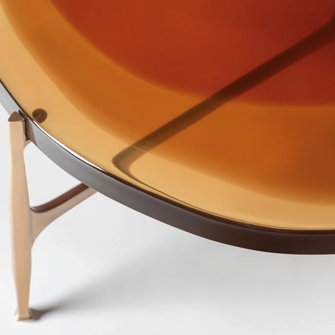 Tavolino Agatha Big Top in Resina Arancione R44