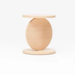 Tavolino alto naturale Match Point di Omri Revesz