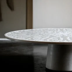Tavolino Aragona in marmo bianco perlato di Roberto Semprini