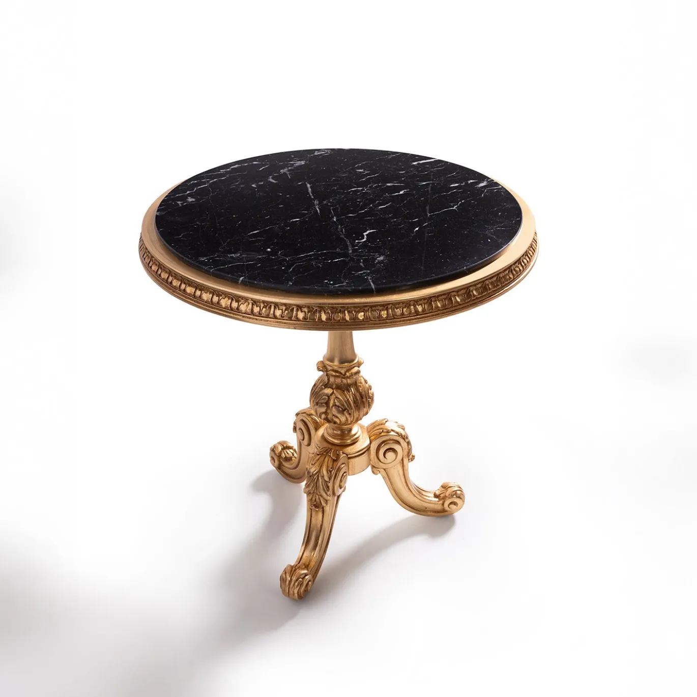 Tavolino barocco in legno con finitura in foglia oro e marmo nero Marquinia