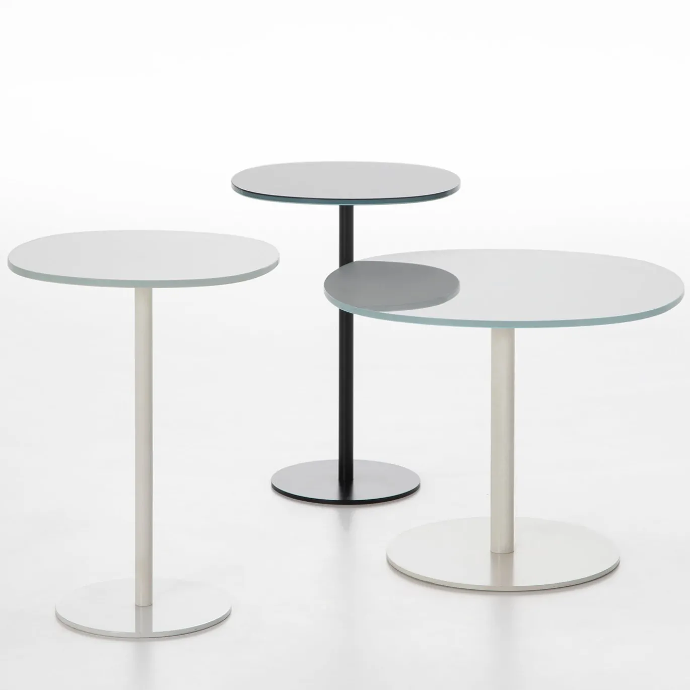 Tavolino basso bianco Solenoide di Piero Lissoni
