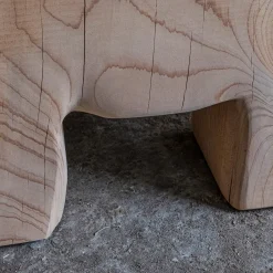 Tavolino basso Skelly Cube finitura naturale