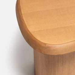 Tavolino Bitt in Legno con Finitura Lucida Miele