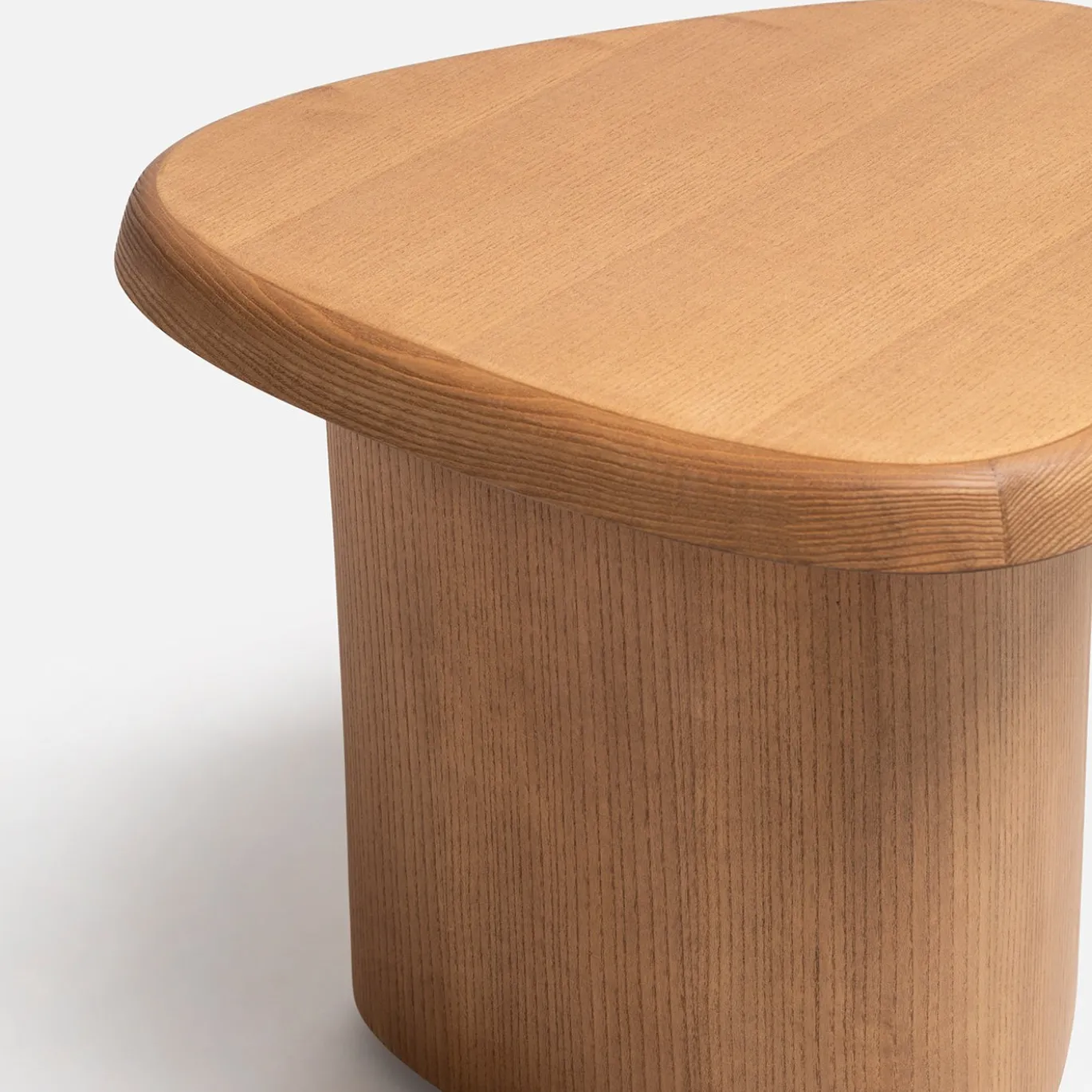 Tavolino Bitt in Legno con Finitura Lucida Miele