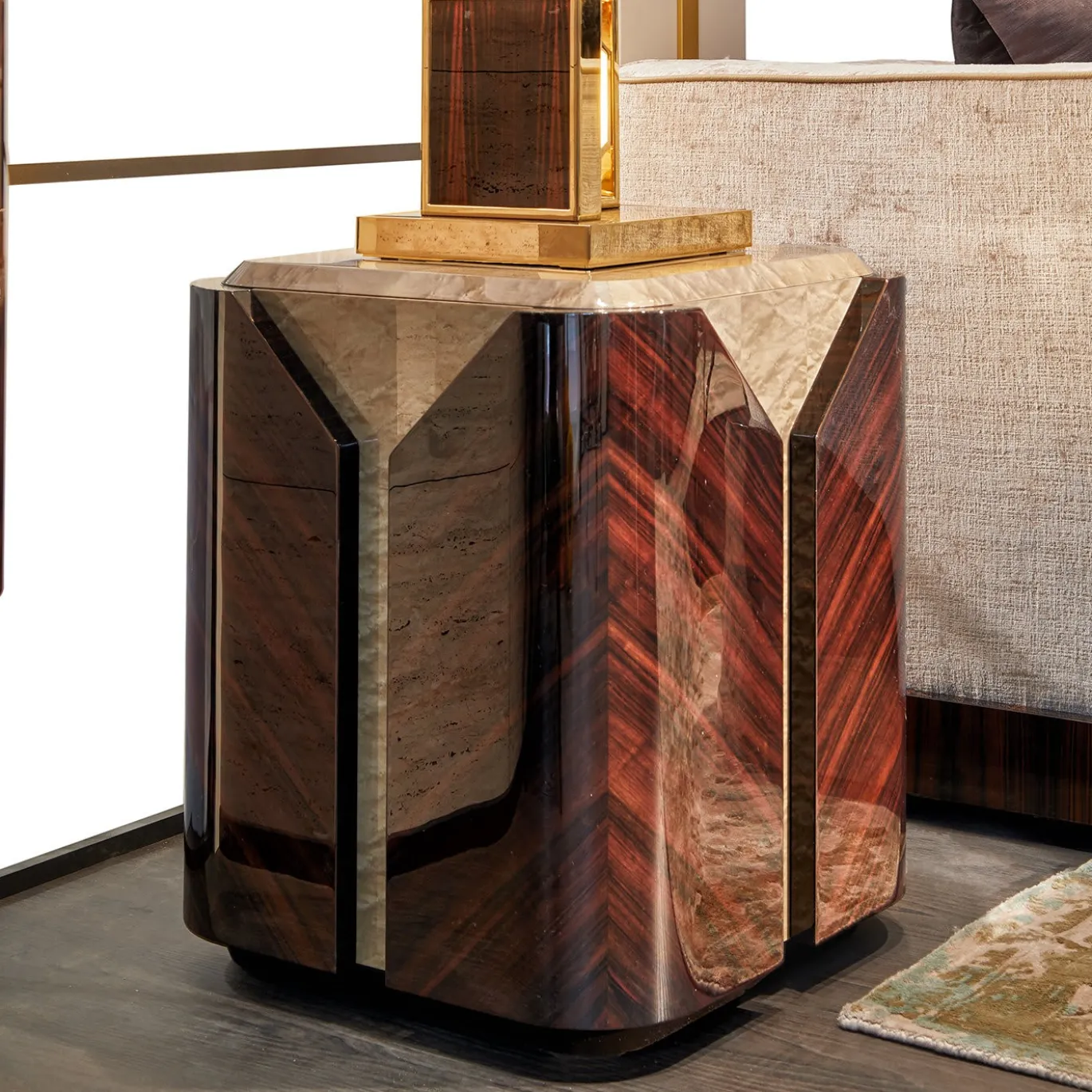 Tavolino Brody in legno marrone