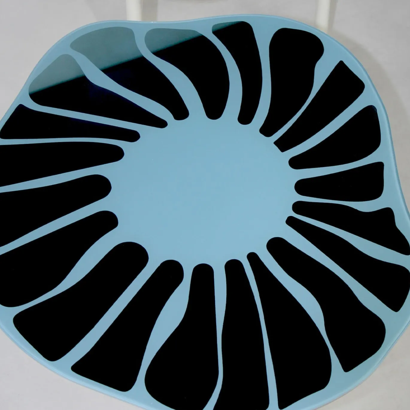 Tavolino Cesareo in vetro blu