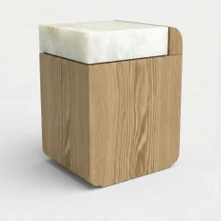 Tavolino contenitore Amo in rovere con top in onice bianco