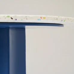 Tavolino da caffè basso rotondo Revéro in acciaio blu