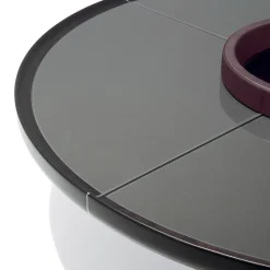 Tavolino da caffè in legno di frassino grigio con base in pelle e inserti in vetro