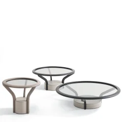 Tavolino da caffè medio Chanterelle con piano in vetro fumé rotondo e base in pelle